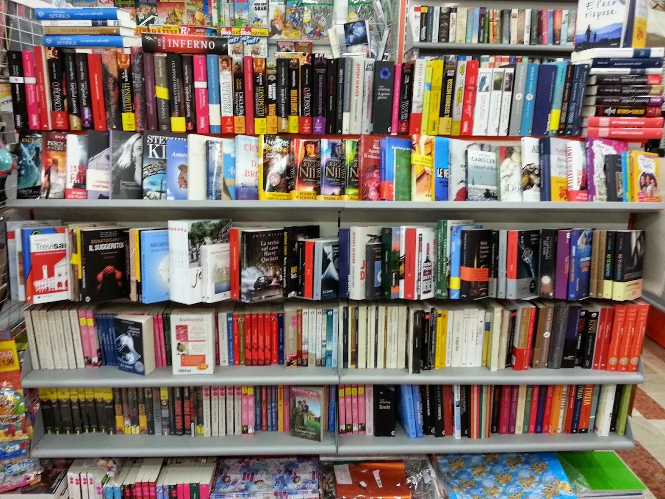 Lo scaffale delle letture in edicola